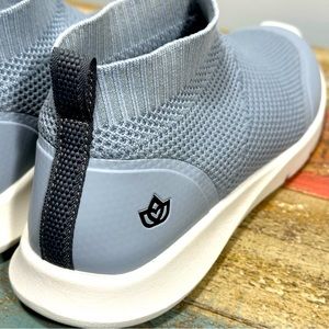 SPENCO YOGA Stretch Women’s Light Gray Shoes 9.5 EUC